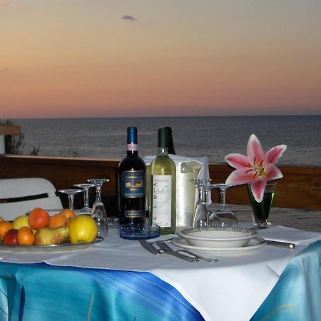 Hotel Villa Ombrosa Portoferraio Bagian luar foto