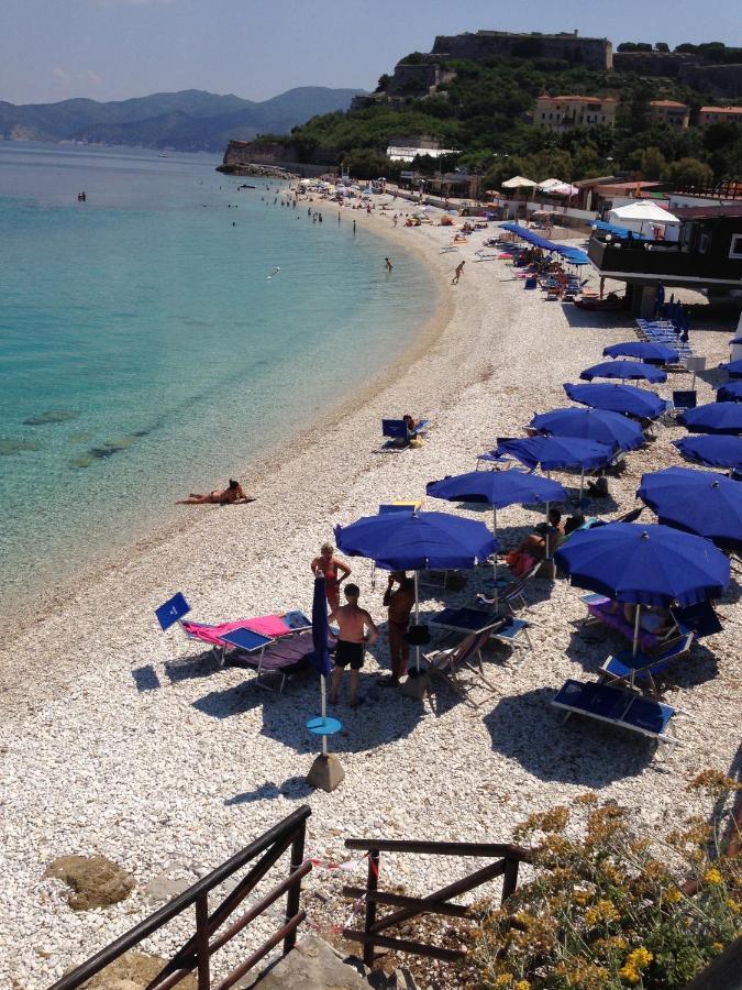 Hotel Villa Ombrosa Portoferraio Bagian luar foto