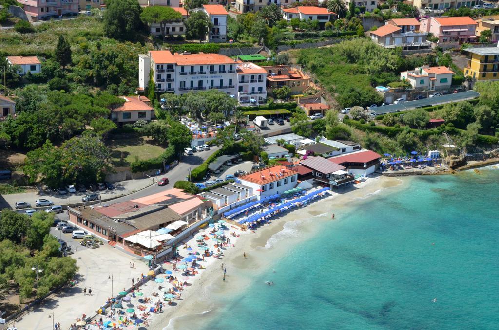Hotel Villa Ombrosa Portoferraio Bagian luar foto