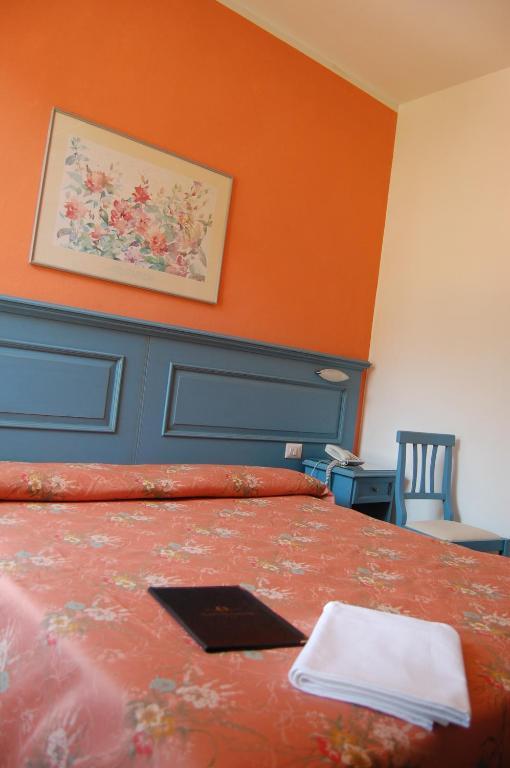 Hotel Villa Ombrosa Portoferraio Bagian luar foto