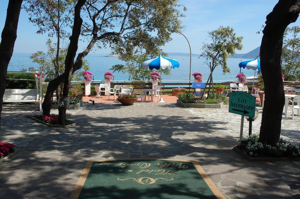Hotel Villa Ombrosa Portoferraio Bagian luar foto