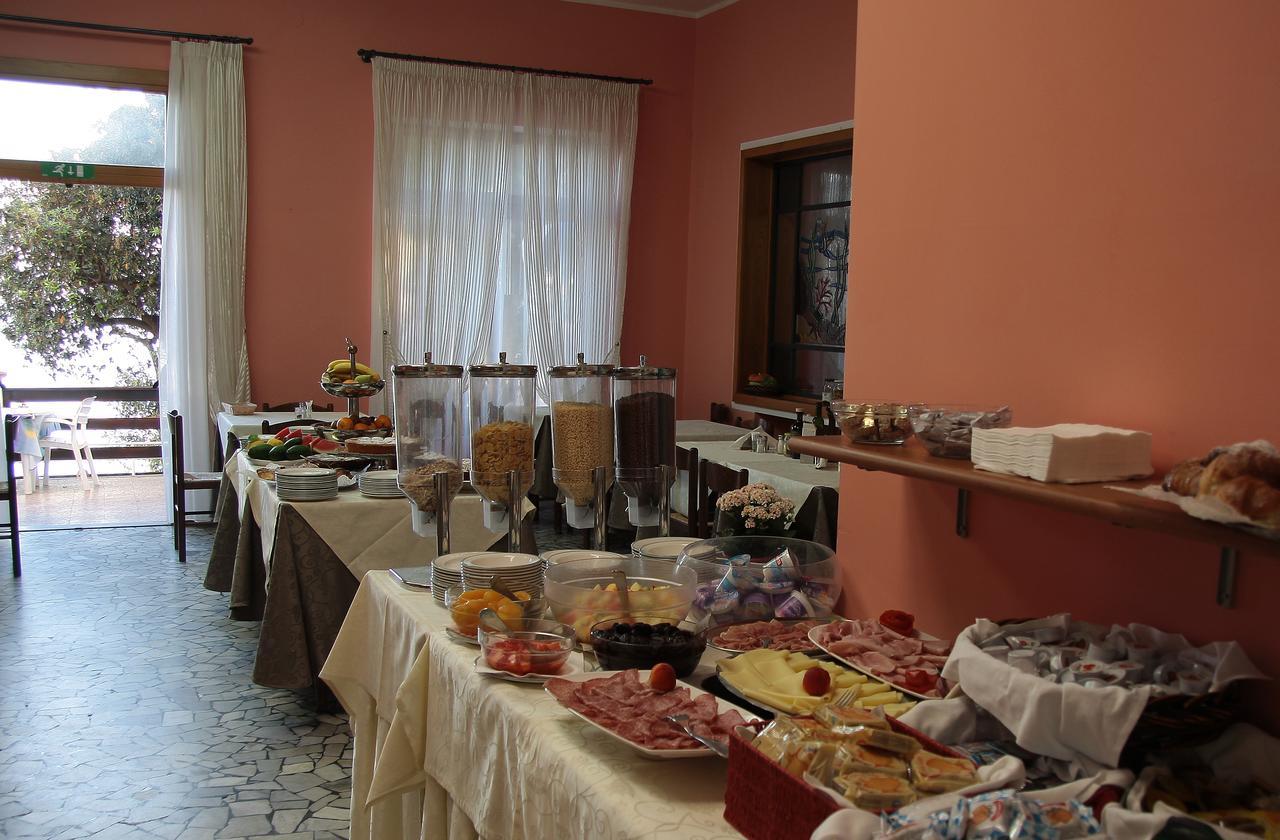 Hotel Villa Ombrosa Portoferraio Ruang foto