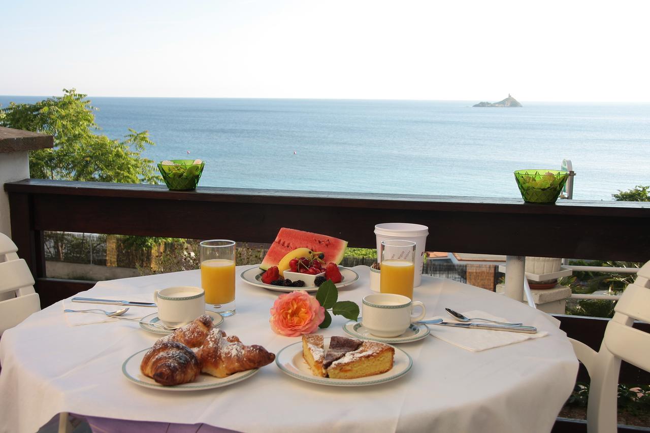 Hotel Villa Ombrosa Portoferraio Ruang foto
