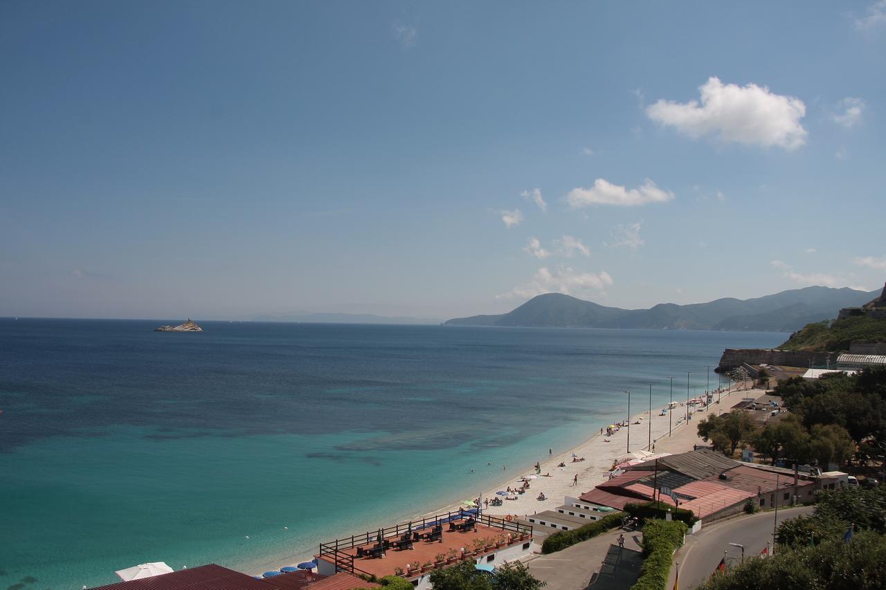 Hotel Villa Ombrosa Portoferraio Ruang foto