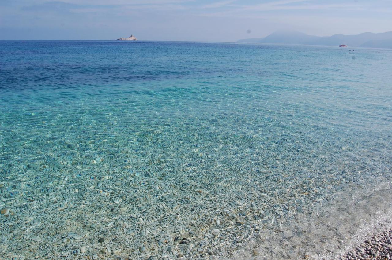 Hotel Villa Ombrosa Portoferraio Bagian luar foto